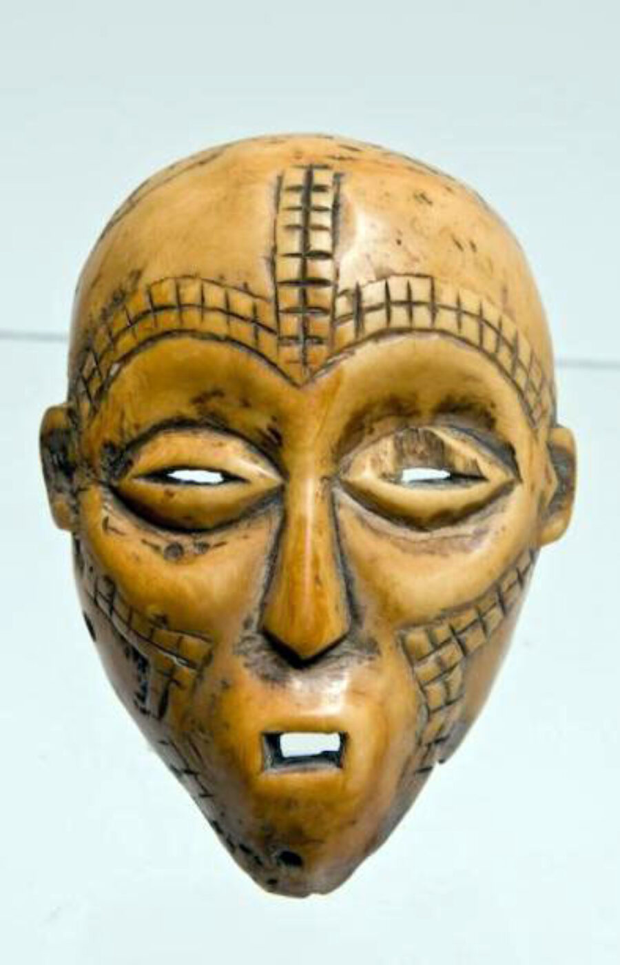 Lega. R.D.C. Rare masque lukwakongo.